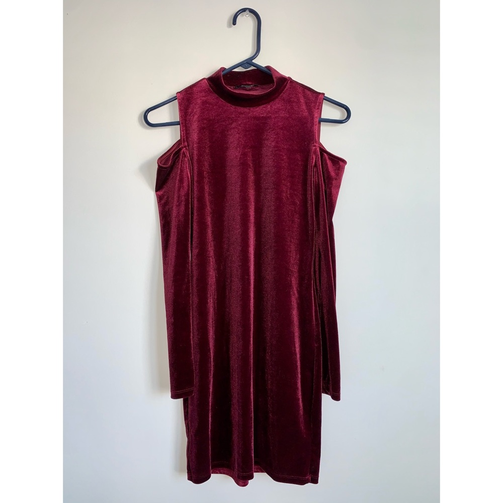 Maroon Velvet Off the Shoulder Tight Fit Dress